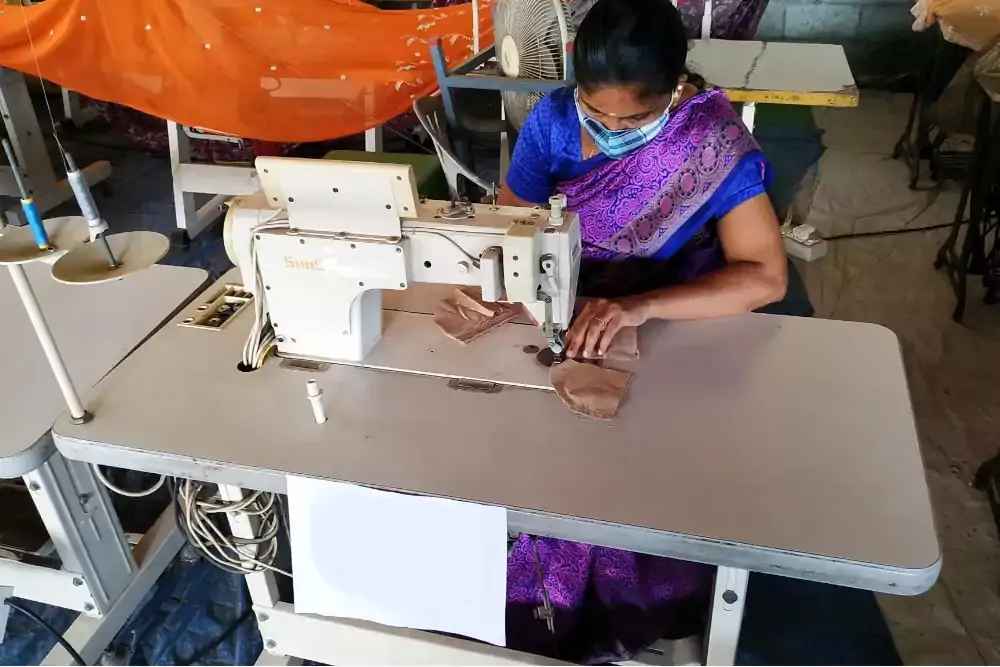 Balachandran-Smaraka-Janavaibhava-Kendram-starts-making-cloth-masks-and-bags_1