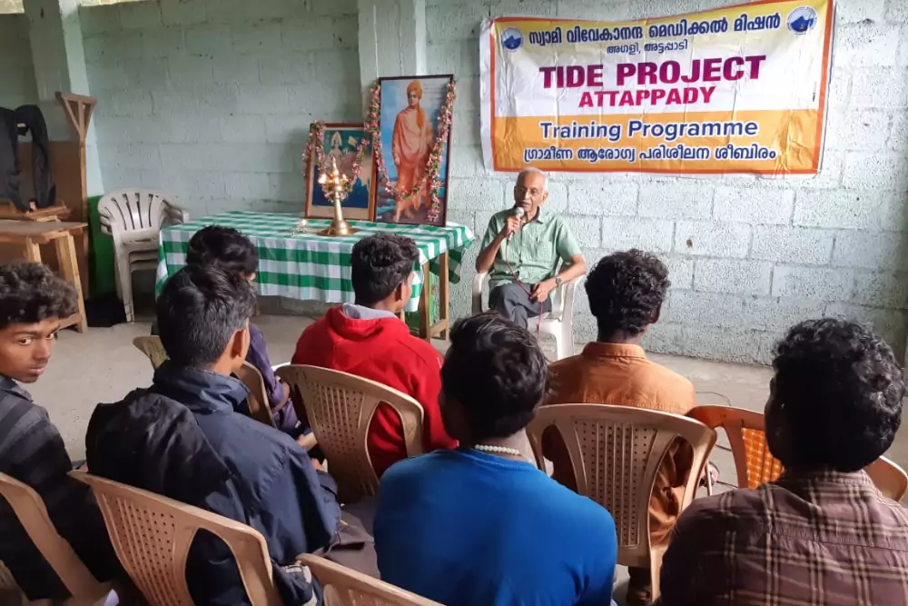 Dr.V.K.Prakash addressing Village Health Workers in Annual training programme